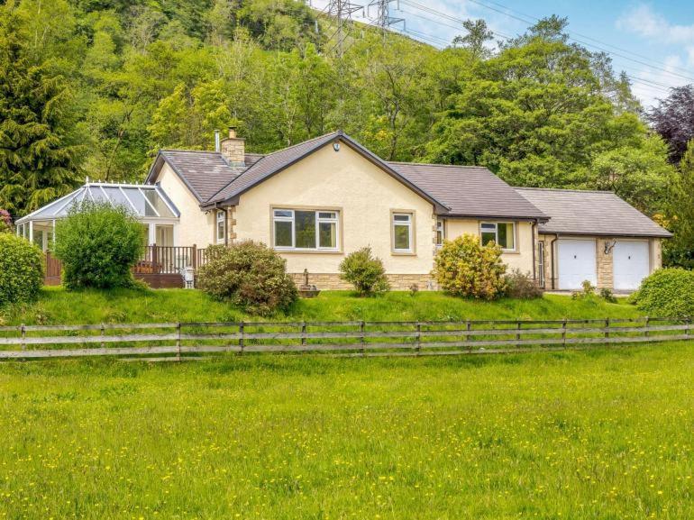 3 Bedroom Luxury Home, Hot Tub, Stunning Views Of Killin, Sitting On The River Dochart מראה חיצוני תמונה